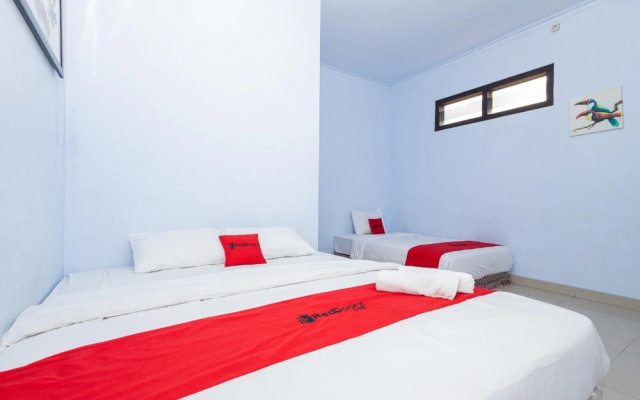 RedDoorz Near Wisata Museum Angkut 3