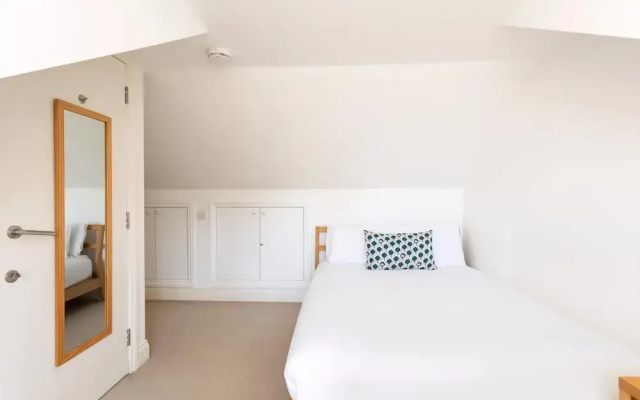Spacious Apartment Near Portobello Road