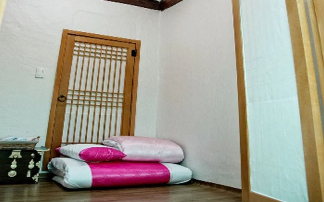 Lili House