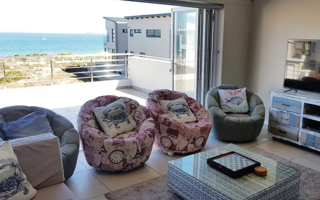 Seasons of Serenity, Langebaan 8-sleeper