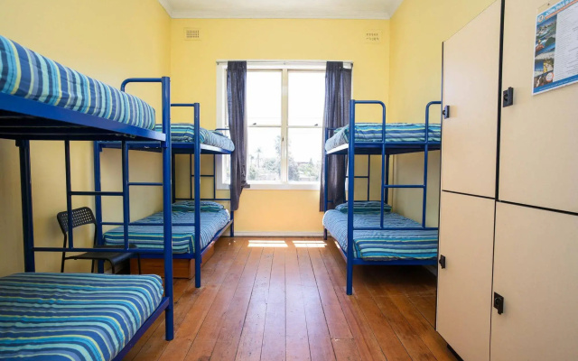Bondi Beachouse YHA