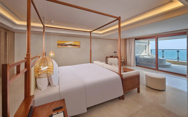 DoubleTree by Hilton Sanya Bay