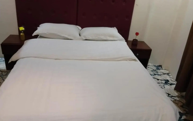 Desert Rose Hotel