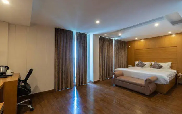 Yashshree Mussoorie Mall Road
