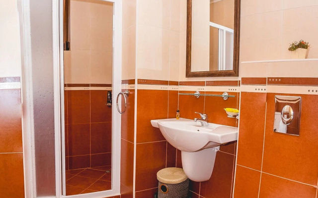 FM Deluxe 1-BDR Apartment with Parking by Sozopol