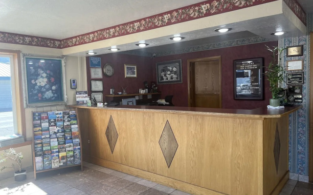 Red Carpet Inn Medford