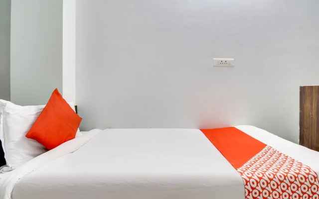 OYO 6697 Hotel Green Lemon
