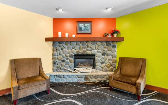 Econo Lodge Inn & Suites Eau Claire South