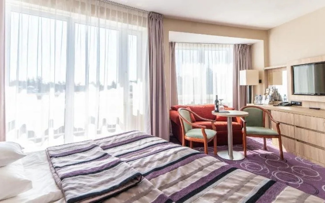 Hotel Senator