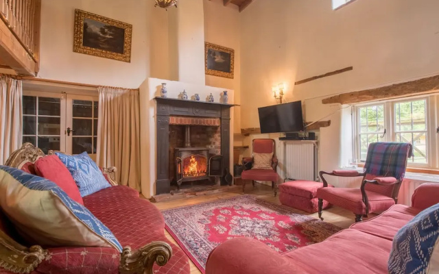 Rustic holiday home in Reepham with Garden