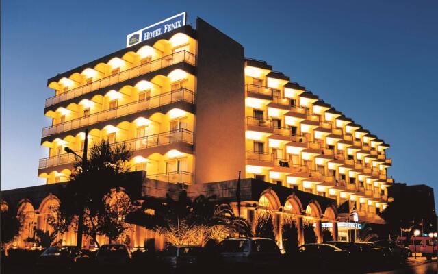 Fenix Hotel вид на фасад
