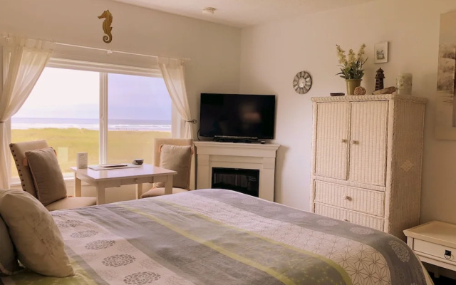 The Tradewinds Condo/Hotel