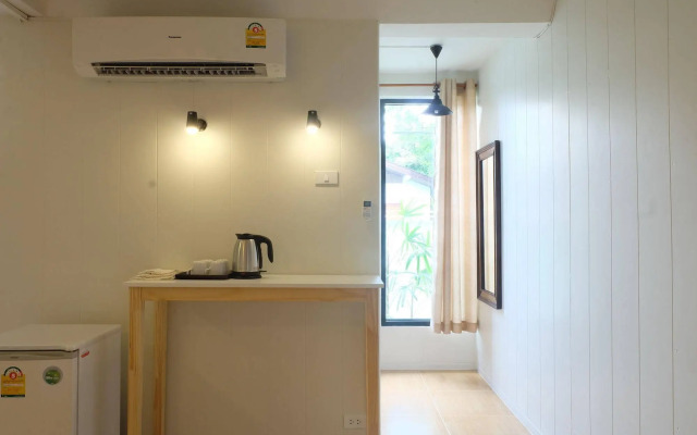 Plern Room And Backyard