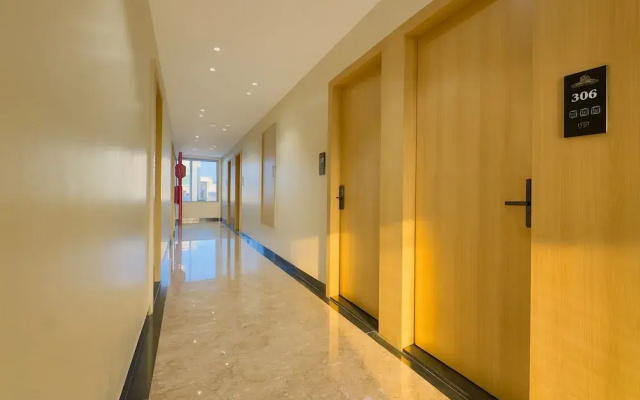 Travinities Hotel Avni Palace