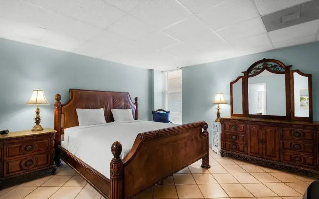 Sans Souci Unit 104