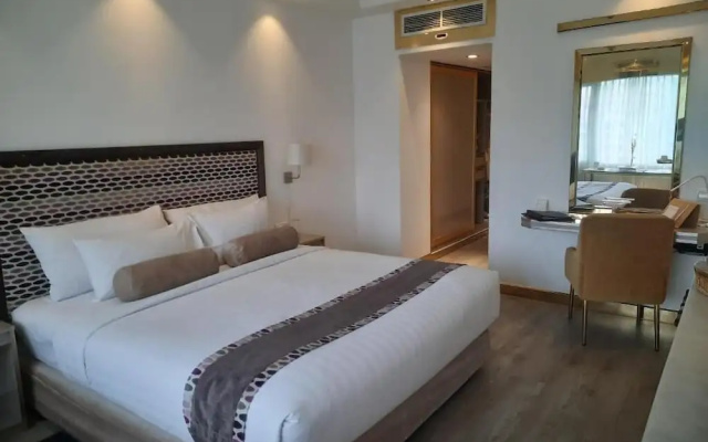 Hotel Razmoni Isha Kha International