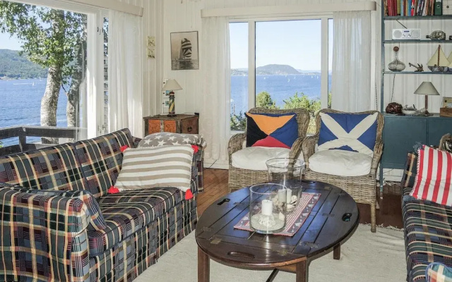 Stunning Home in Hvitsten With 3 Bedrooms