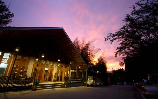 Belum Rainforest Resort