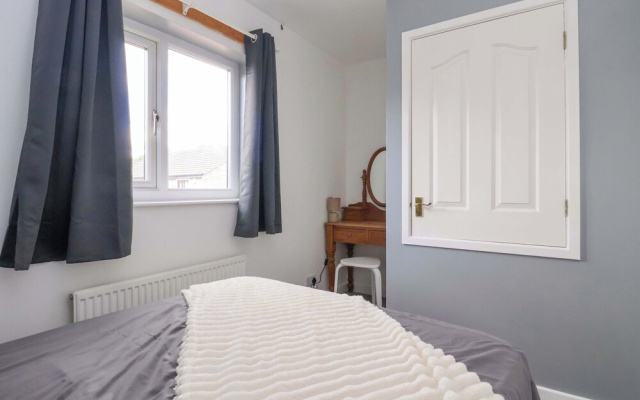 8 Wharfedale Mews