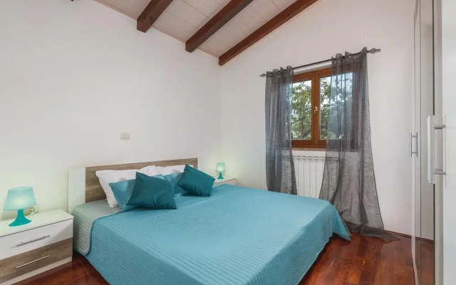 Amazing Home in Novigrad With Wifi and 3 Bedrooms