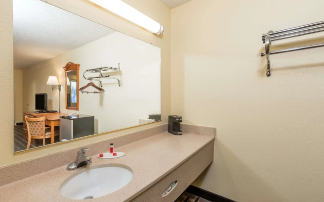 Super 8 By Wyndham Indianapolis