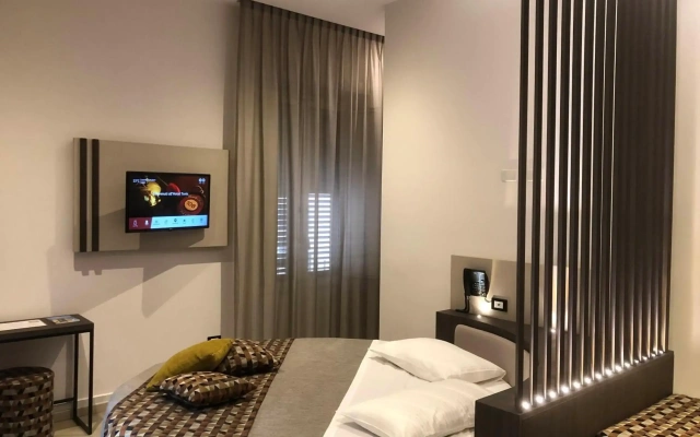 Hotel Tonic