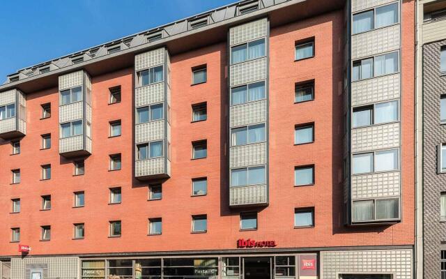 Hotel Ibis Amsterdam City Stopera вид на фасад