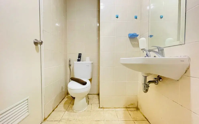 Spacious Studio Room Apartment At Parahyangan Residence