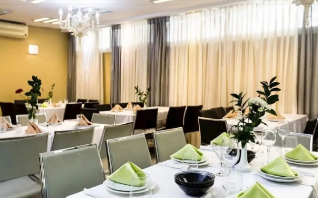 Rest Hotel