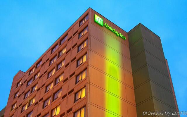 Отель Holiday Inn Toronto - Yorkdale Канада, Торонто - отзывы, цены и фото номеров - забронировать отель Holiday Inn Toronto - Yorkdale онлайн вид на фасад