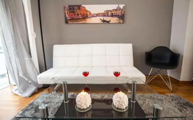 2BDR OlympianZeus Apt with Netflix