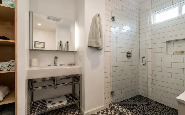 Palm Springs Glamour Three Bedroom House
