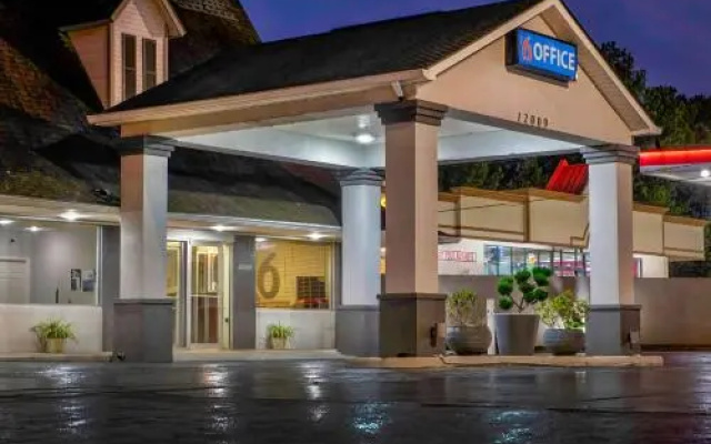 Motel 6 Byron GA