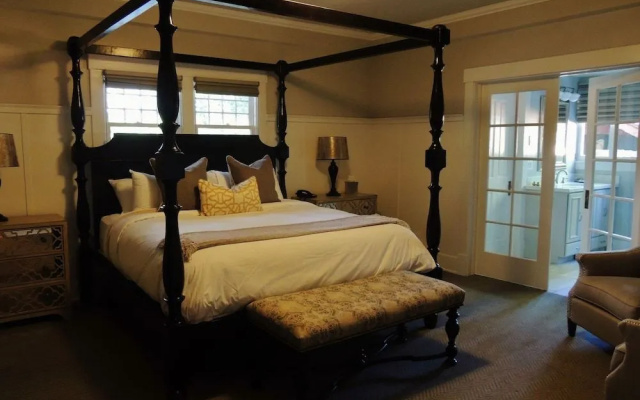 Huff House Inn and Cabins