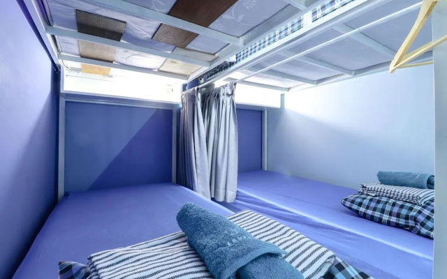 Alexiz Hostel
