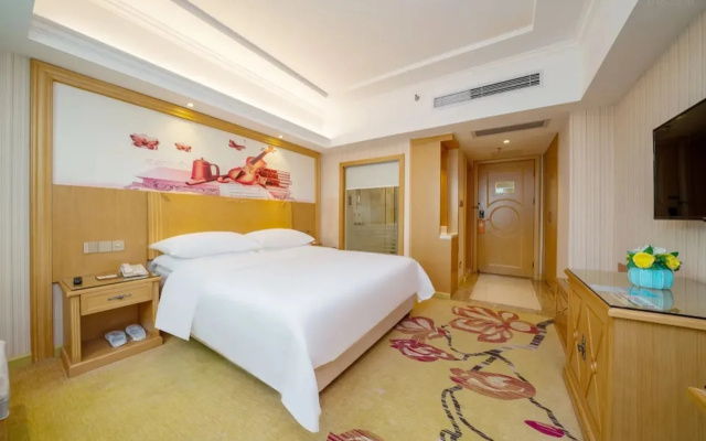 Vienna Hotel (Dongguan Huangjiang Metro Station Branch)