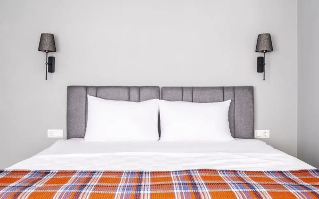 Vibrant Flat next to Bostanci Marmaray Station