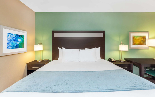 Baymont by Wyndham Midland Center