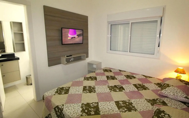 1067 - Apartamento para locação em Bombinhas com 03 suítes