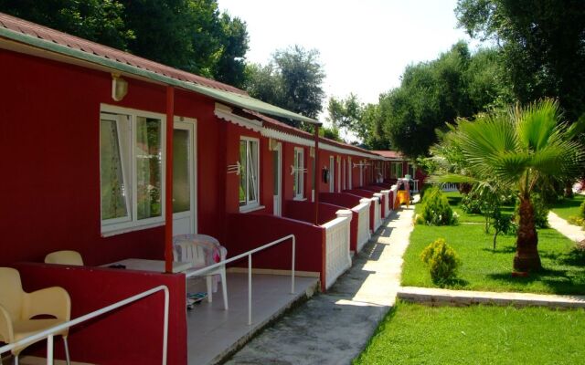 Altinkum Bungalows Турция, Сиде - отзывы, цены и фото номеров - забронировать отель Altinkum Bungalows онлайн вид на фасад