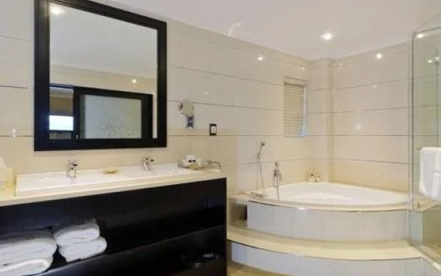 The Executive Suites  555