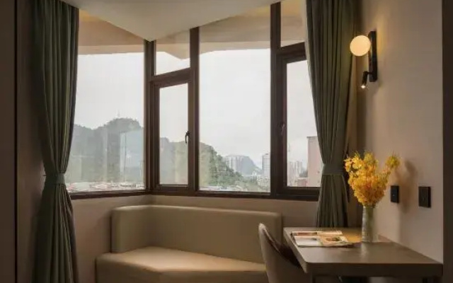 Huating Yunqi Hotel
