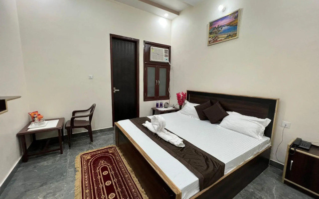 Hotel Nidhivan Dham