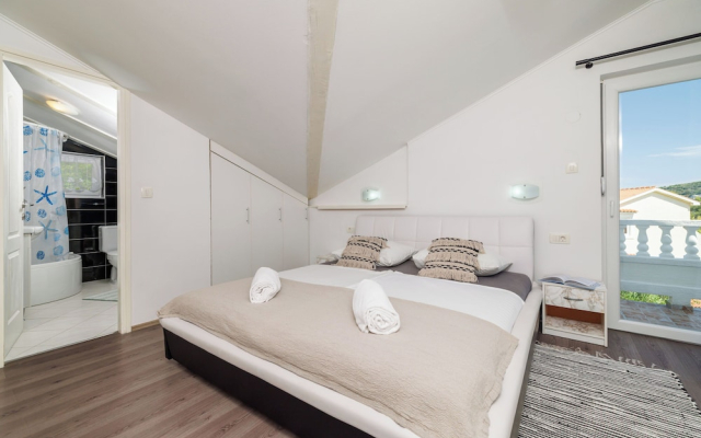 Apartments Mirjana T