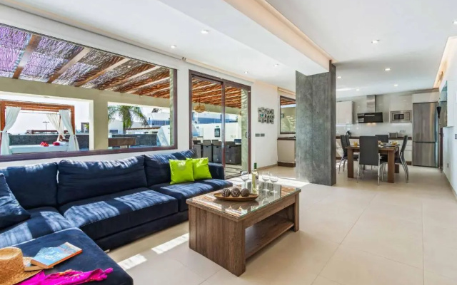 Villa Anyaval