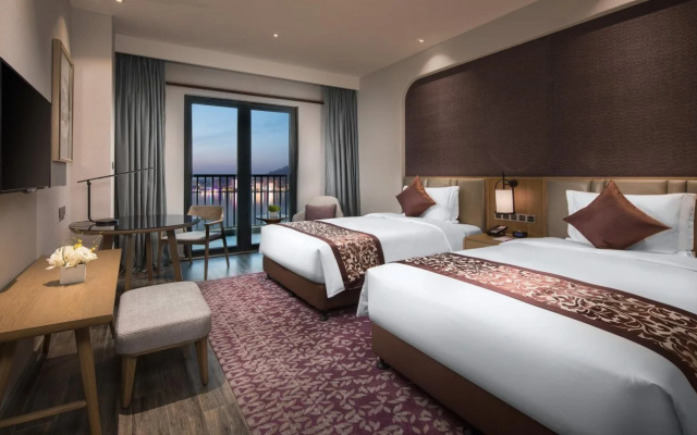 Crowne Plaza Qingdao Oriental Movie Metropolis by IHG