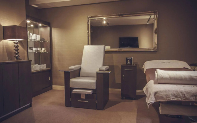 Peak Edge Hotel
