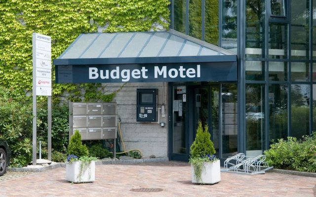 Отель Budget Motel Швейцария, Делликон - отзывы, цены и фото номеров - забронировать отель Budget Motel онлайн вид на фасад