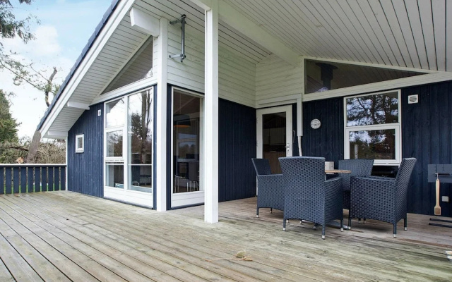 Rustic Holiday Home in Hovedstaden near Sea
