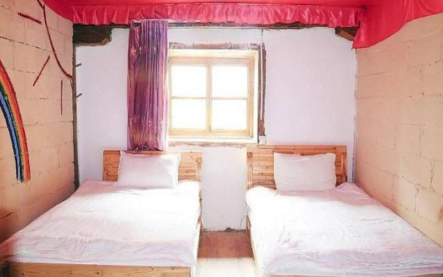 Shangri-la Swallow's Nest Hostel